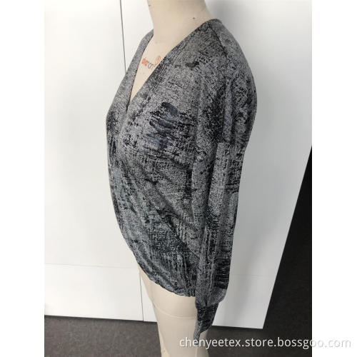V-neck printing top with long sleeves